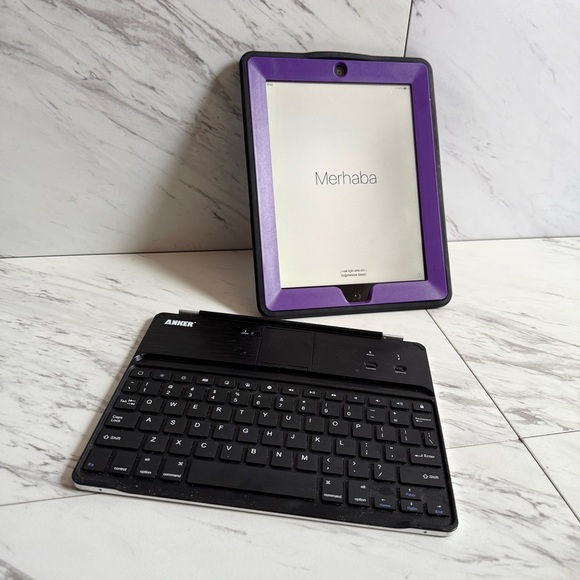 Apple iPad 4th Gen 16GB Wi-Fi Tablet w/ Anker Bluetooth Keyboard Charger + Case - Picture 6 of 9